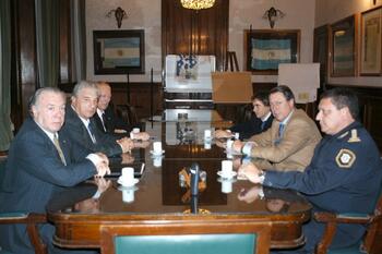 Reunión entre el Dr. Ricardo Casal y miembros de CAESI