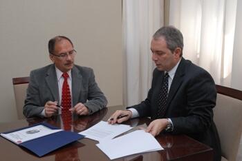 Firma de Convenio con la Municipalidad de Ituzangó Firma de Convenio con la Municipalidad de Ituzangó