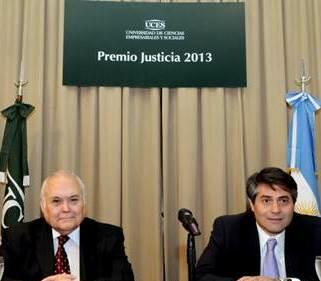 Homenaje al Dr. Agustín Gordillo Homenaje al Dr. Agustín Gordillo