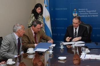 Convenio UIF-Dirección de Personas Juridicas de la Provincia de Buenos Aires