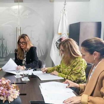 Firma FOTO: CMCABA