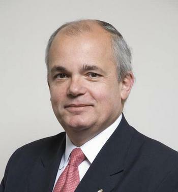 Dr. Alejandro Fargosi Dr. Alejandro Fargosi