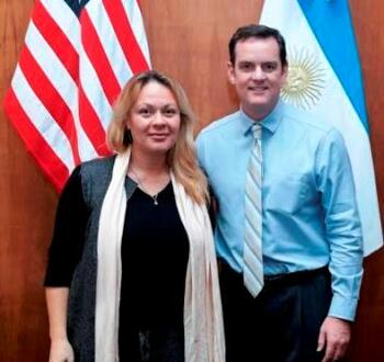 Alika Kina y Thomas Cooney FOTO: Gobierno de los Estados Unidos de América Alika Kina y Thomas Cooney FOTO: Gobierno de los Estados Unidos de América