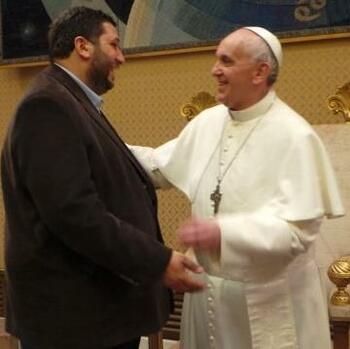 Juan Manuel Olmos y el Papa Francisco FOTO: CMCABA Juan Manuel Olmos y el Papa Francisco FOTO: CMCABA