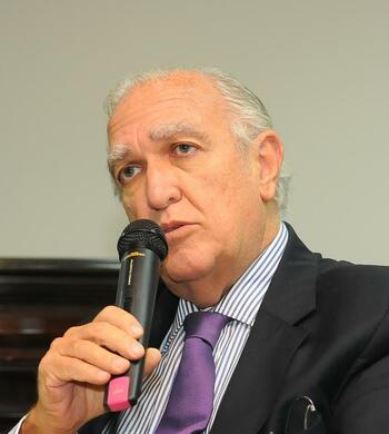 Dr. Ricardo Gil Lavedra FOTO: WEB Dr. Ricardo Gil Lavedra FOTO: WEB